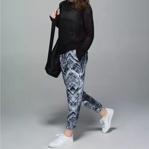Lululemon Jet Crop *Full-On Luon - Heat Wave